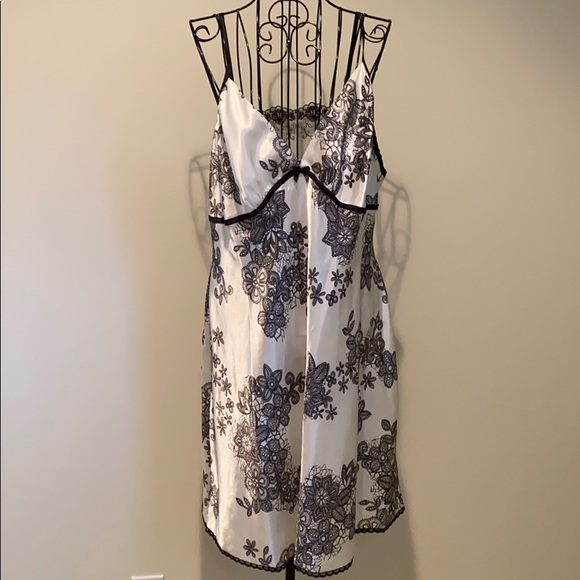 Black & White Lingerie by George - Picture 1 of 8